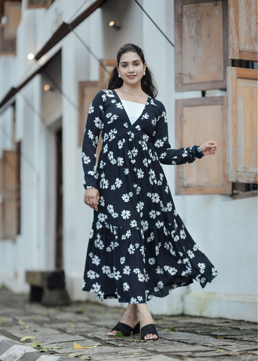 Women's black & white dress Women's black & white dress