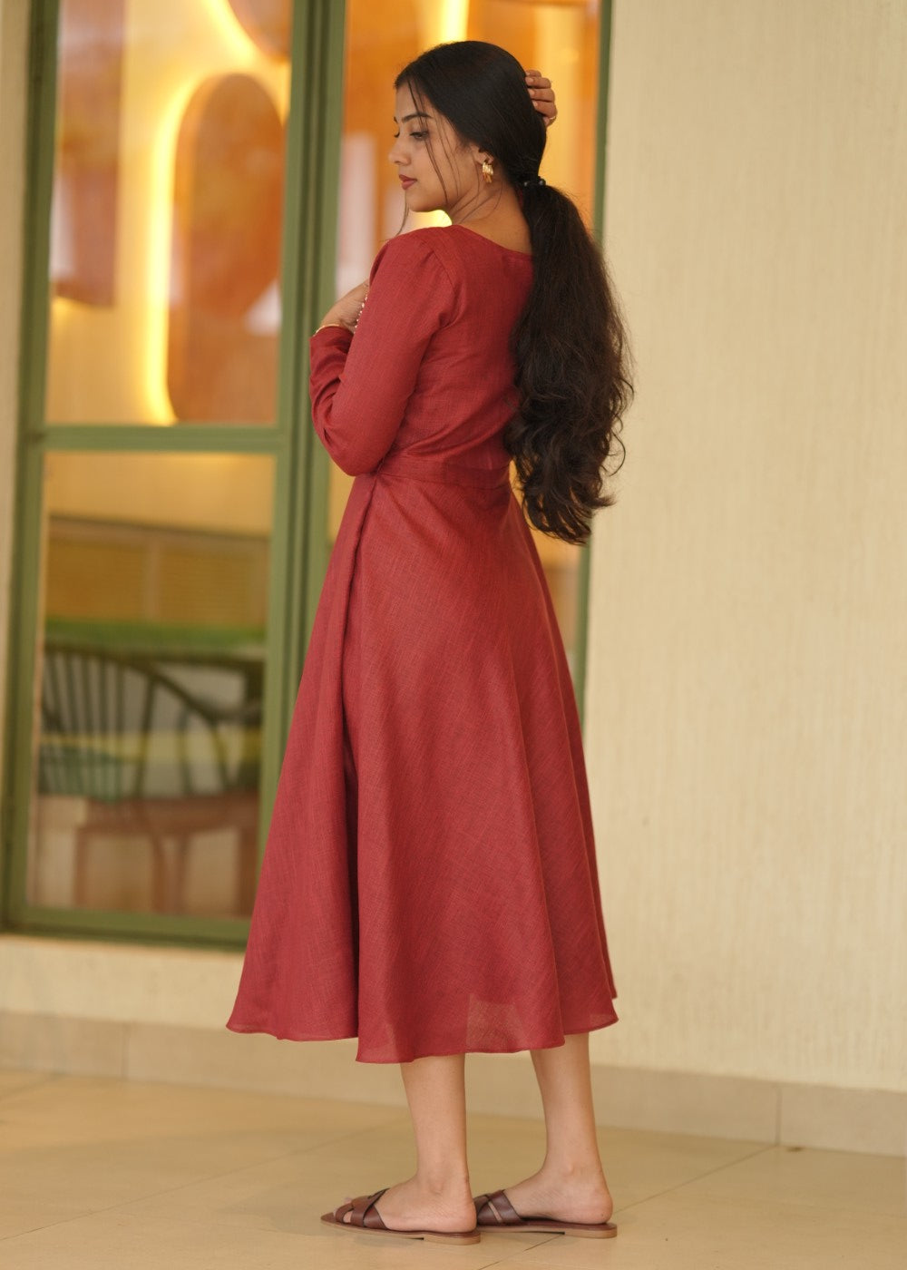 Linen Scarlet Muse