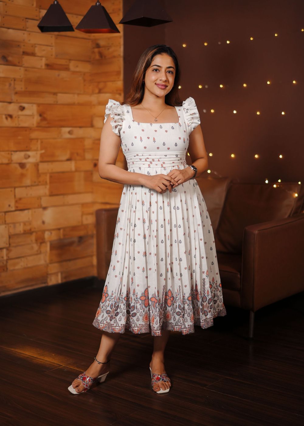 Linen Lotus Light