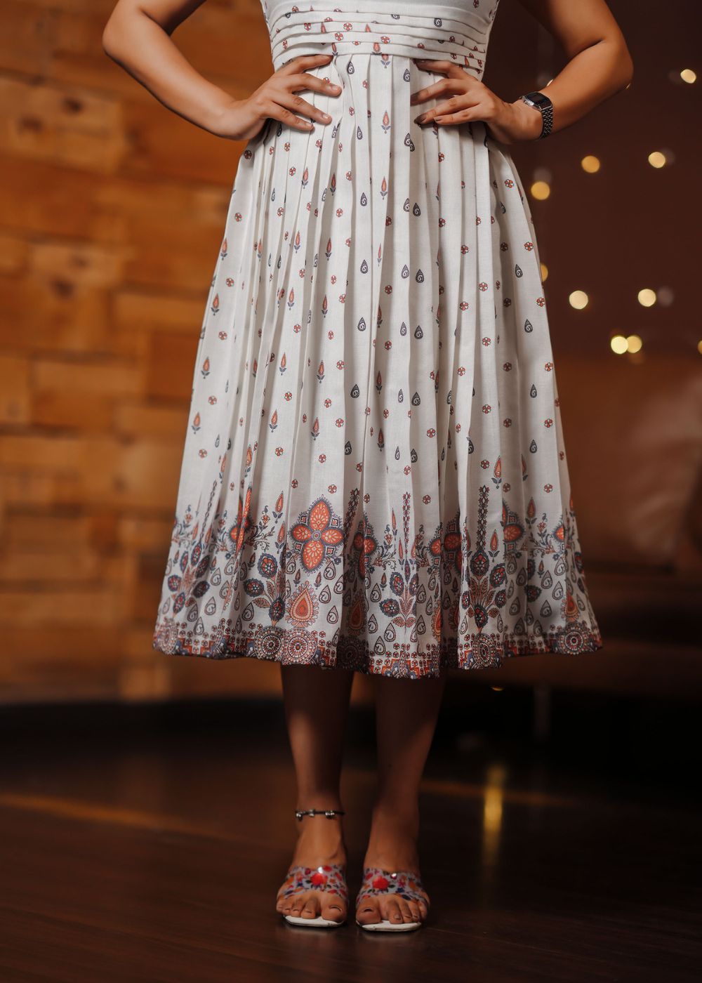 Linen Lotus Light
