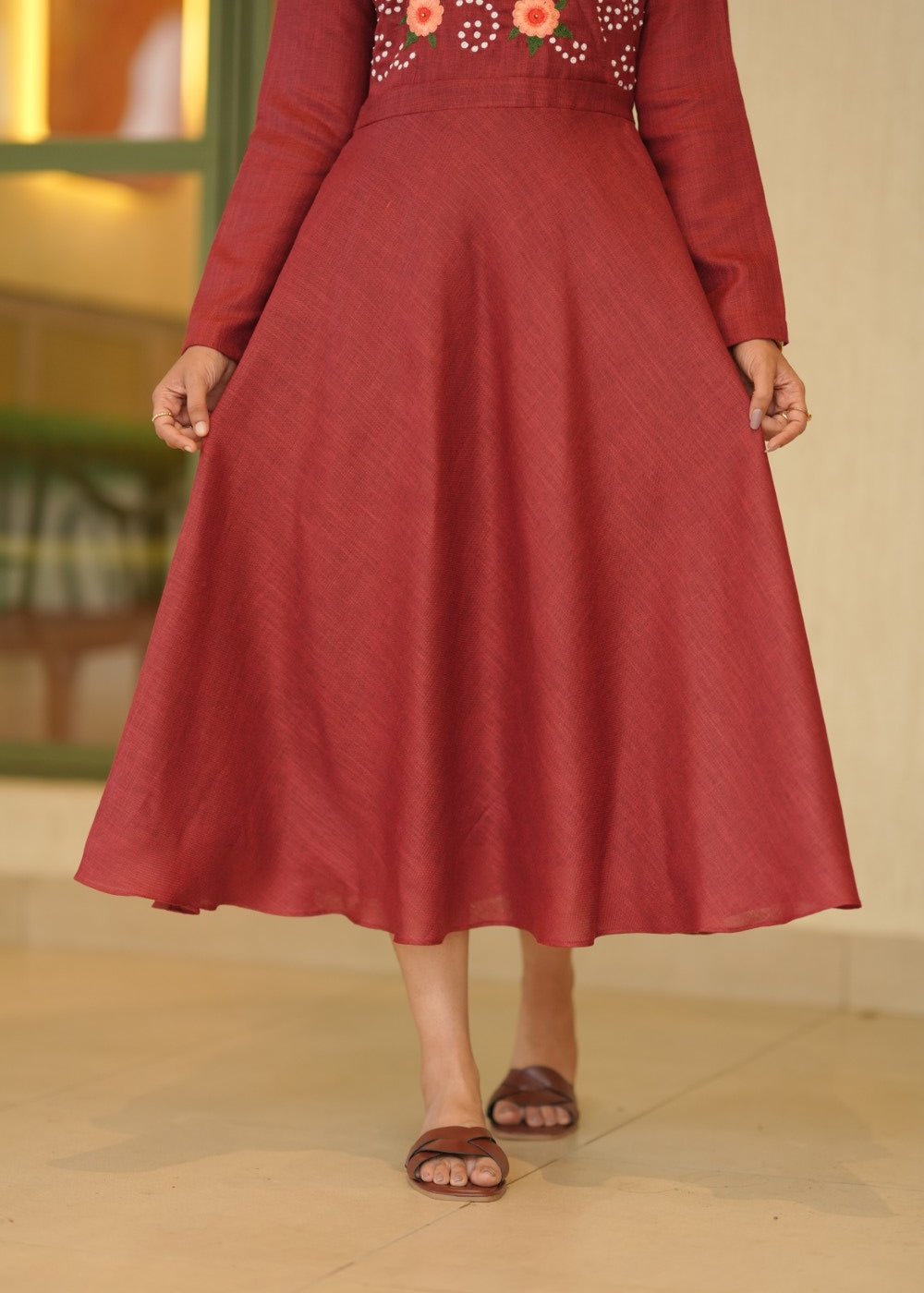 Linen Scarlet Muse